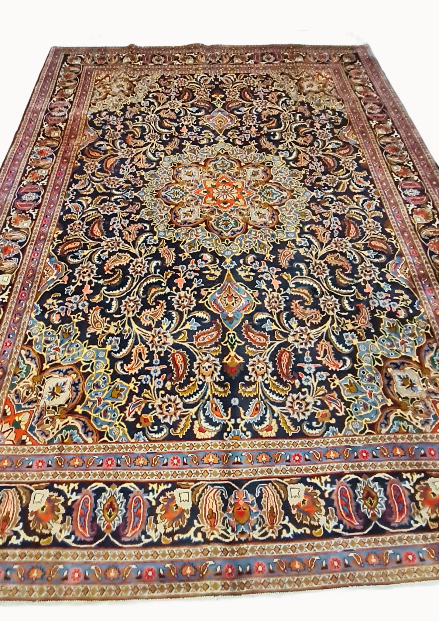 Rug No: 0408 / Size 3.95m x 2.97m