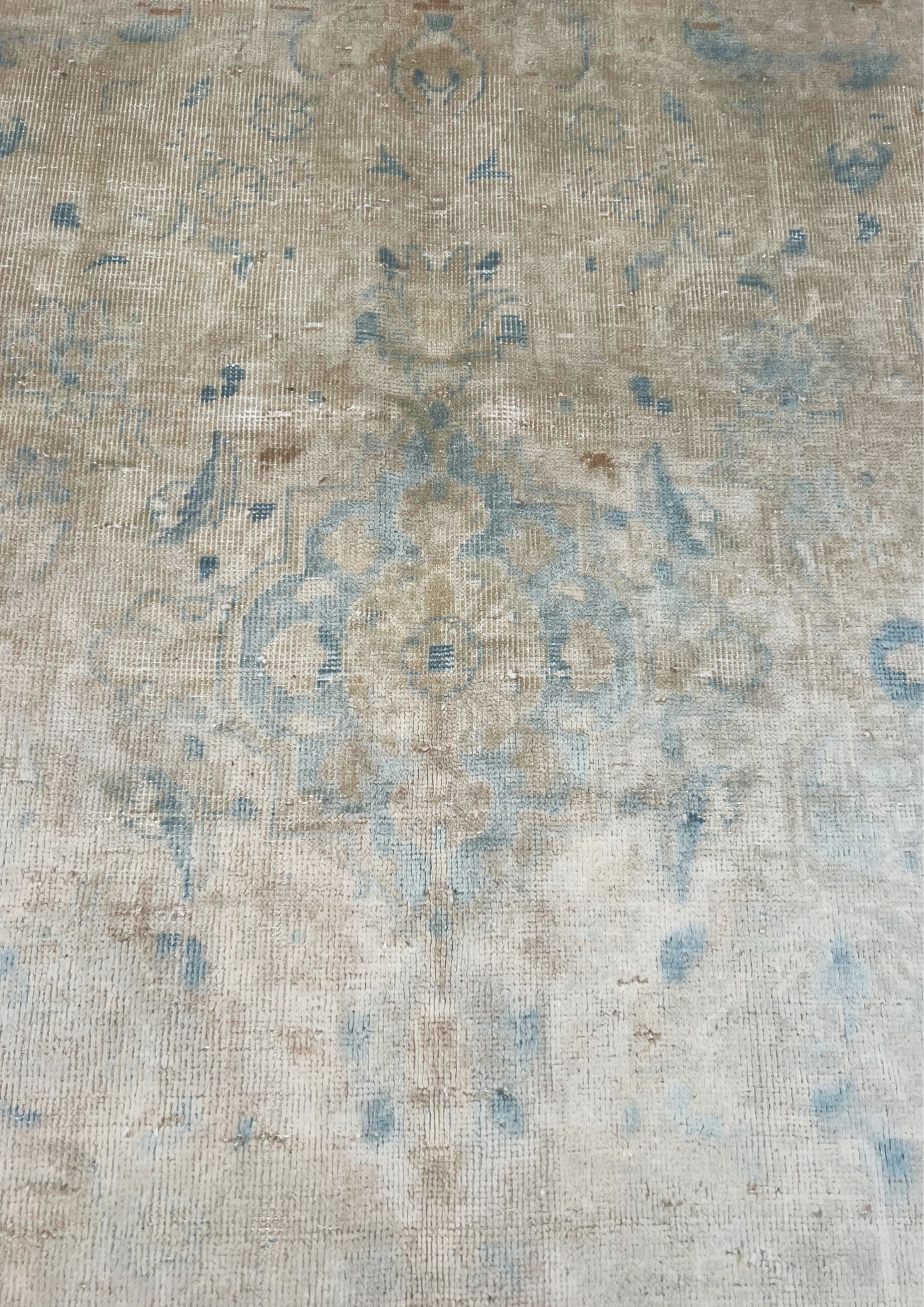 Rug No: 0603 / Size 3.33m x 2.24m