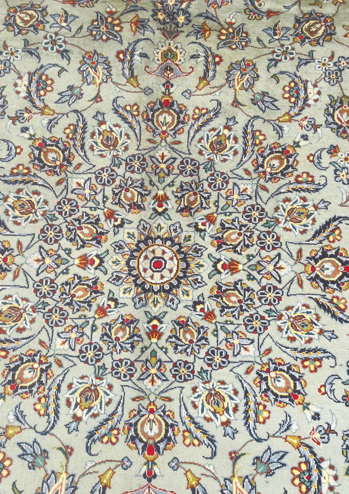 Rug No: 0472 / Size 4.22m x 3.02m