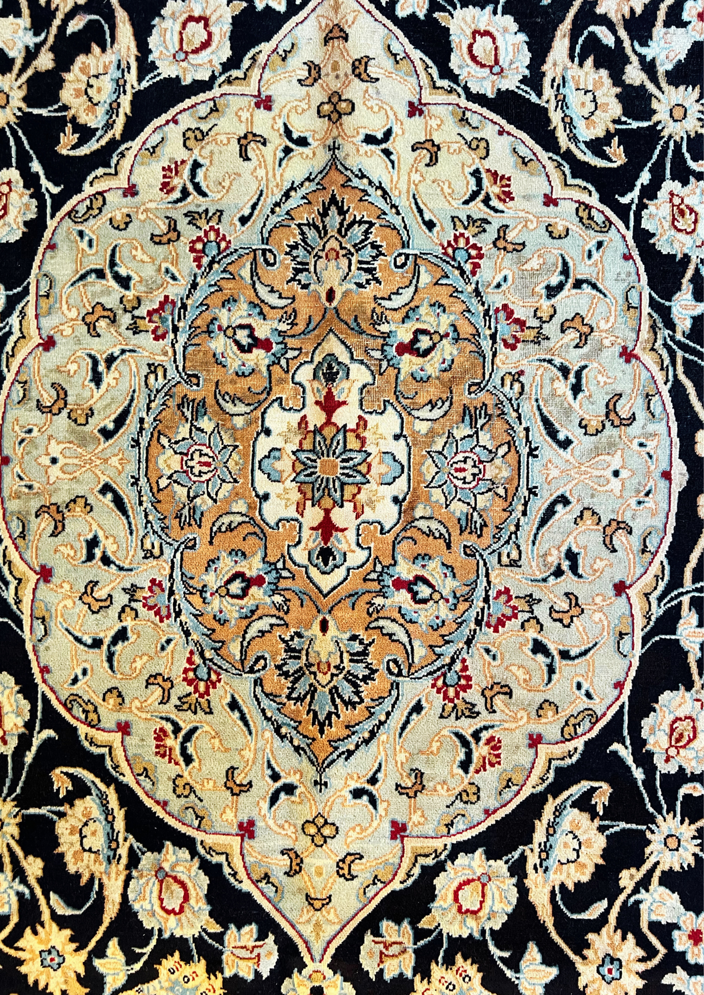 Rug No: 0478 / Size 3.30m x 2.15m