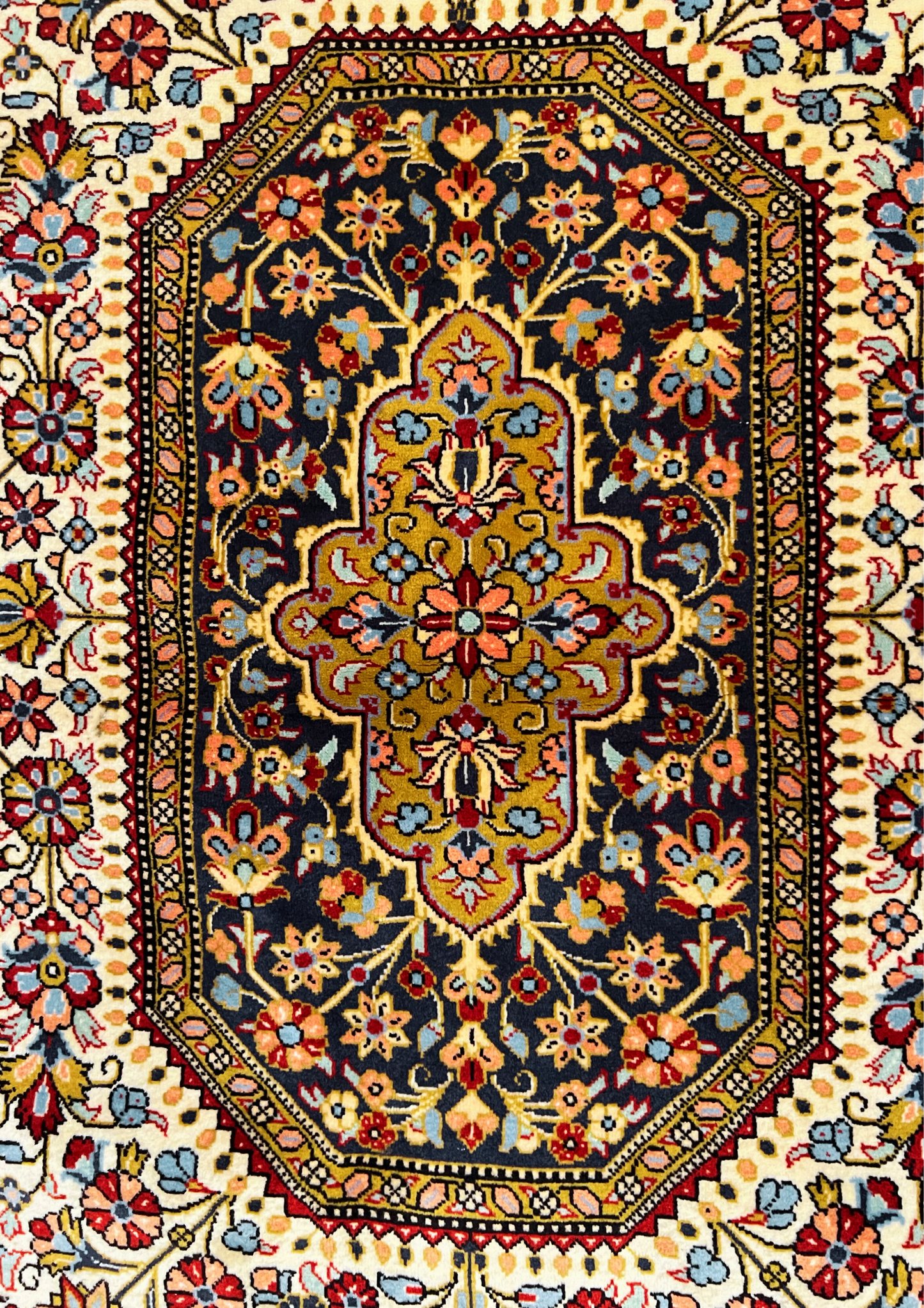 Rug No: 0086 / Size 2.26m x 1.40m