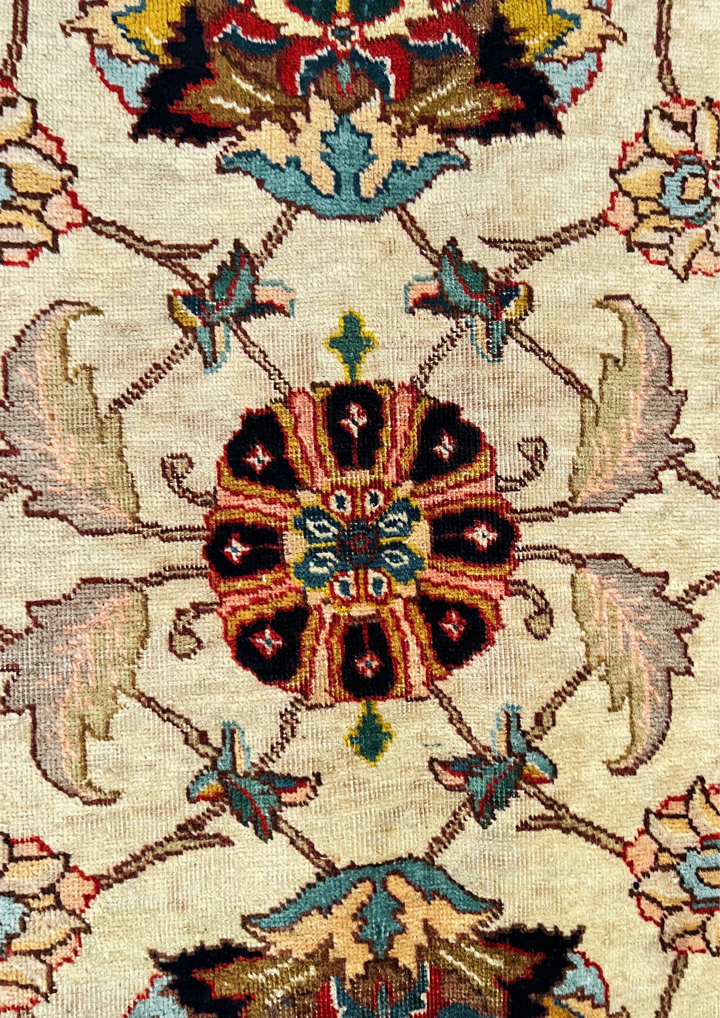 Rug No: 0490 / Size 3.27m x 2.20m