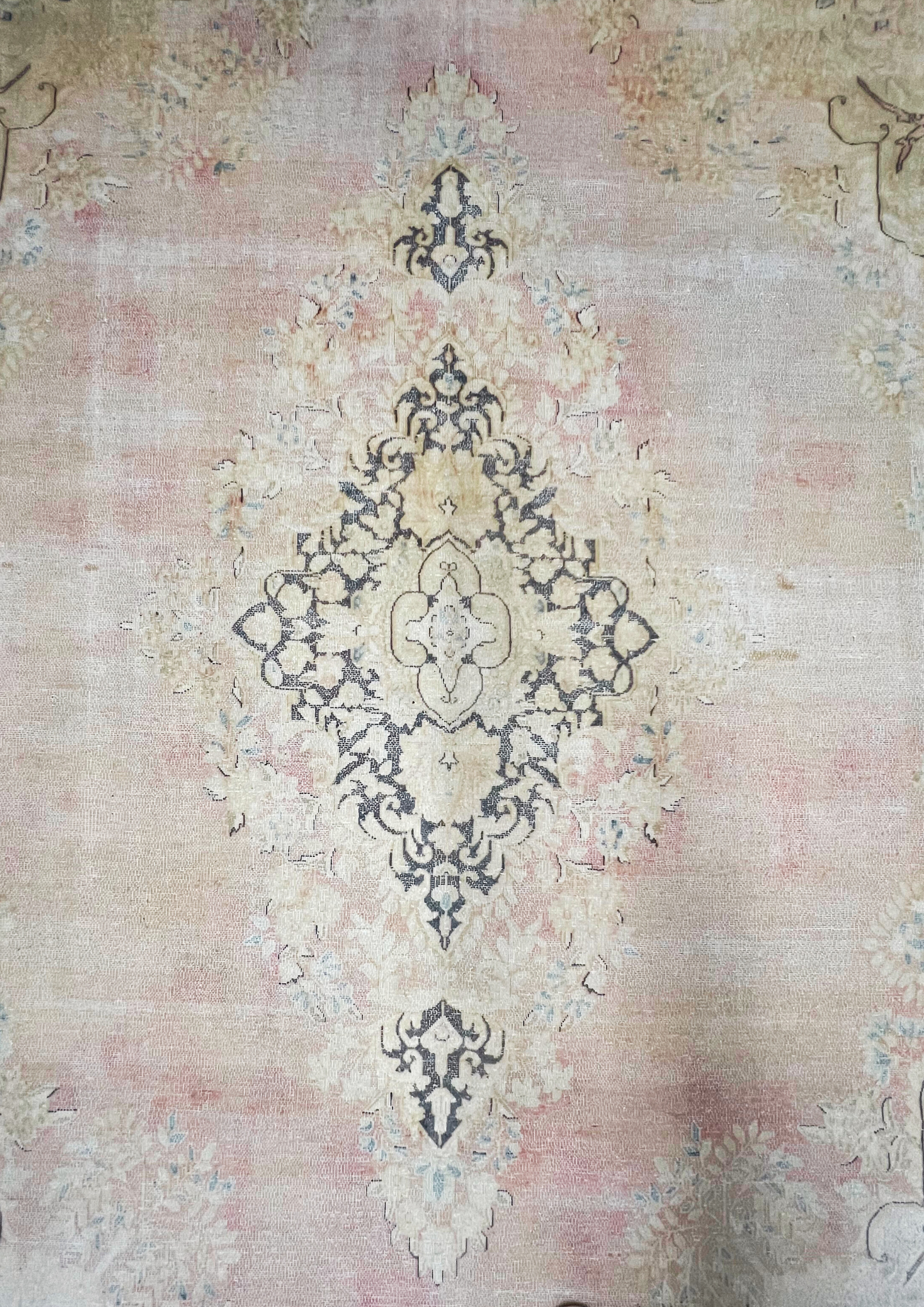 Rug No: 0606 / Size 4.07m x 3.01m