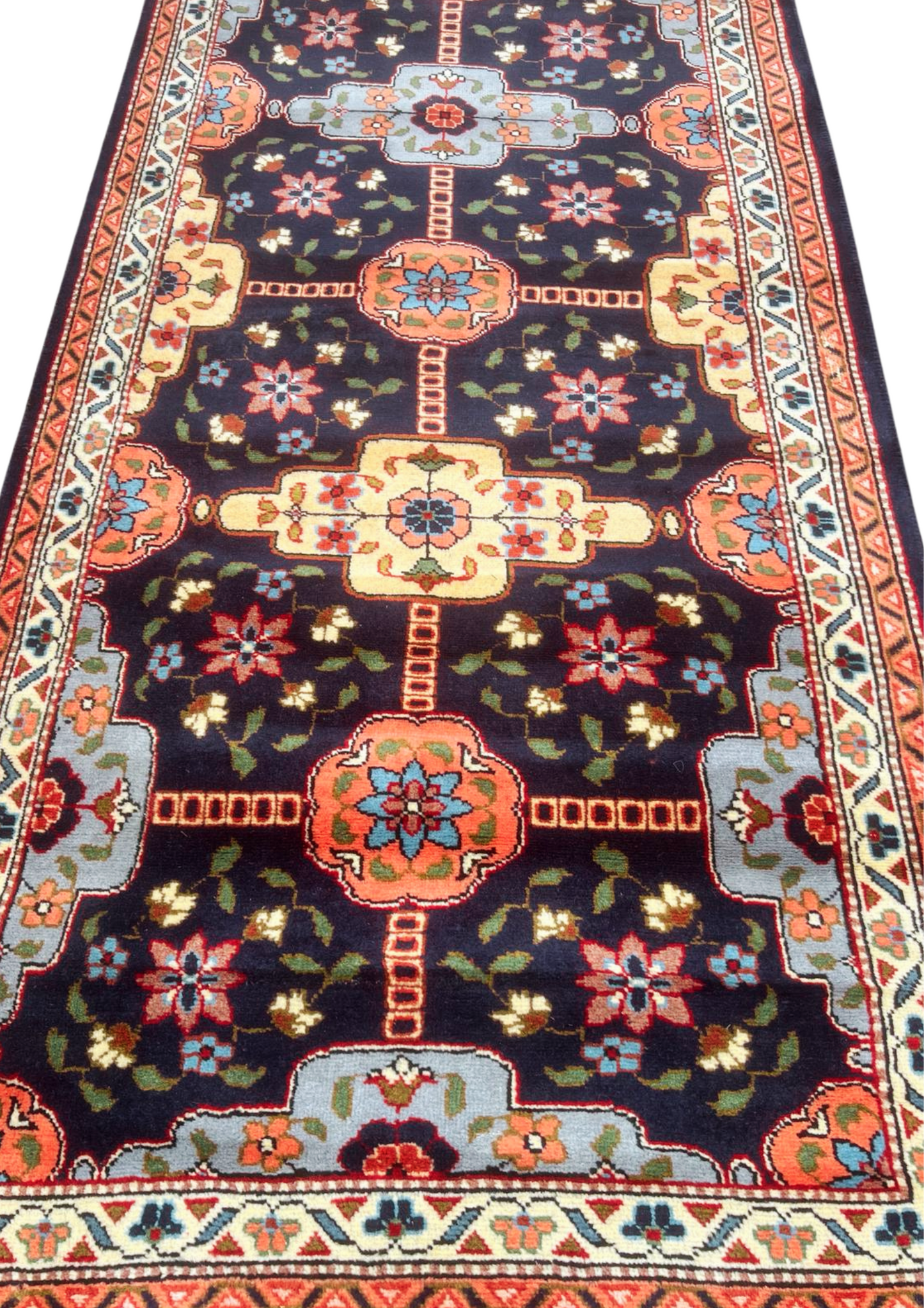 Rug No: 0335 / Size 19.85m x 0.90m