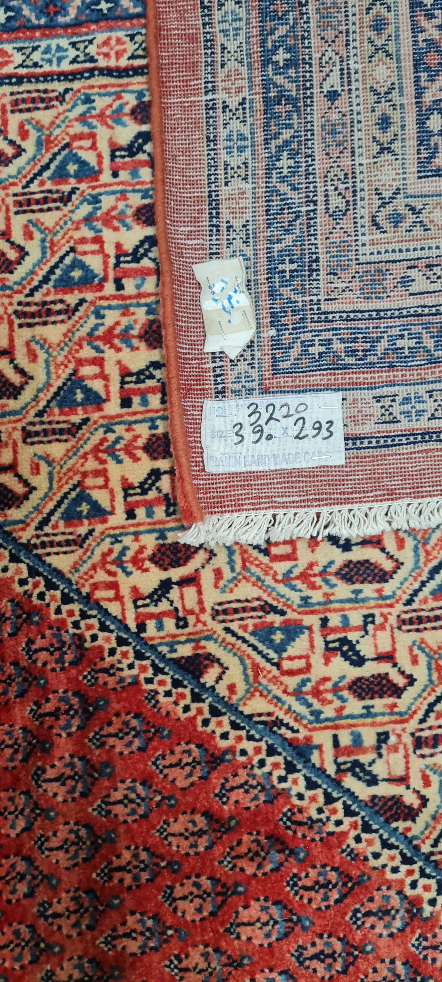 Rug No: 3220 / Size 3.90m x 2.93m