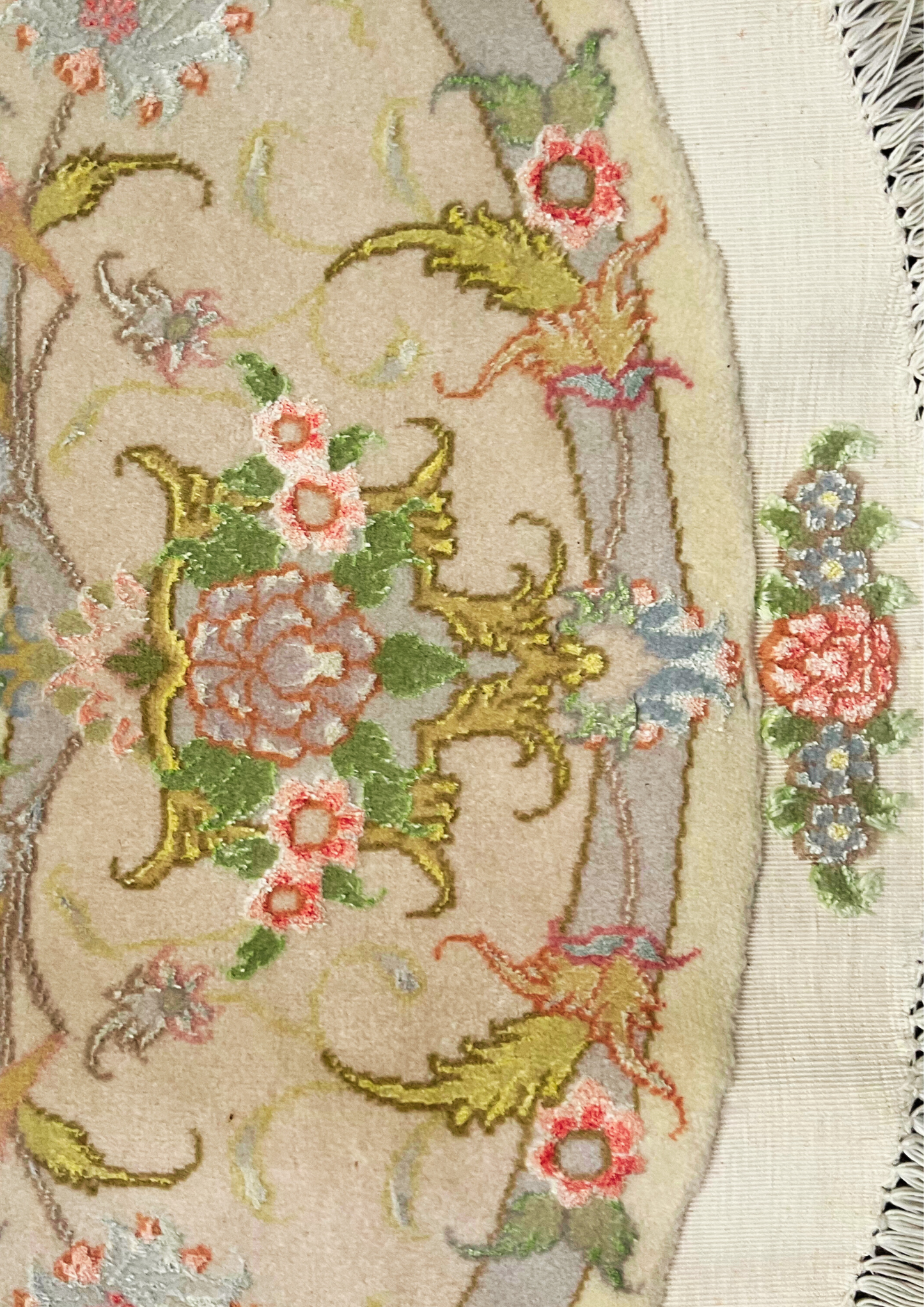 Rug No: 0704 / SizeOval 2.00m x 1.35m