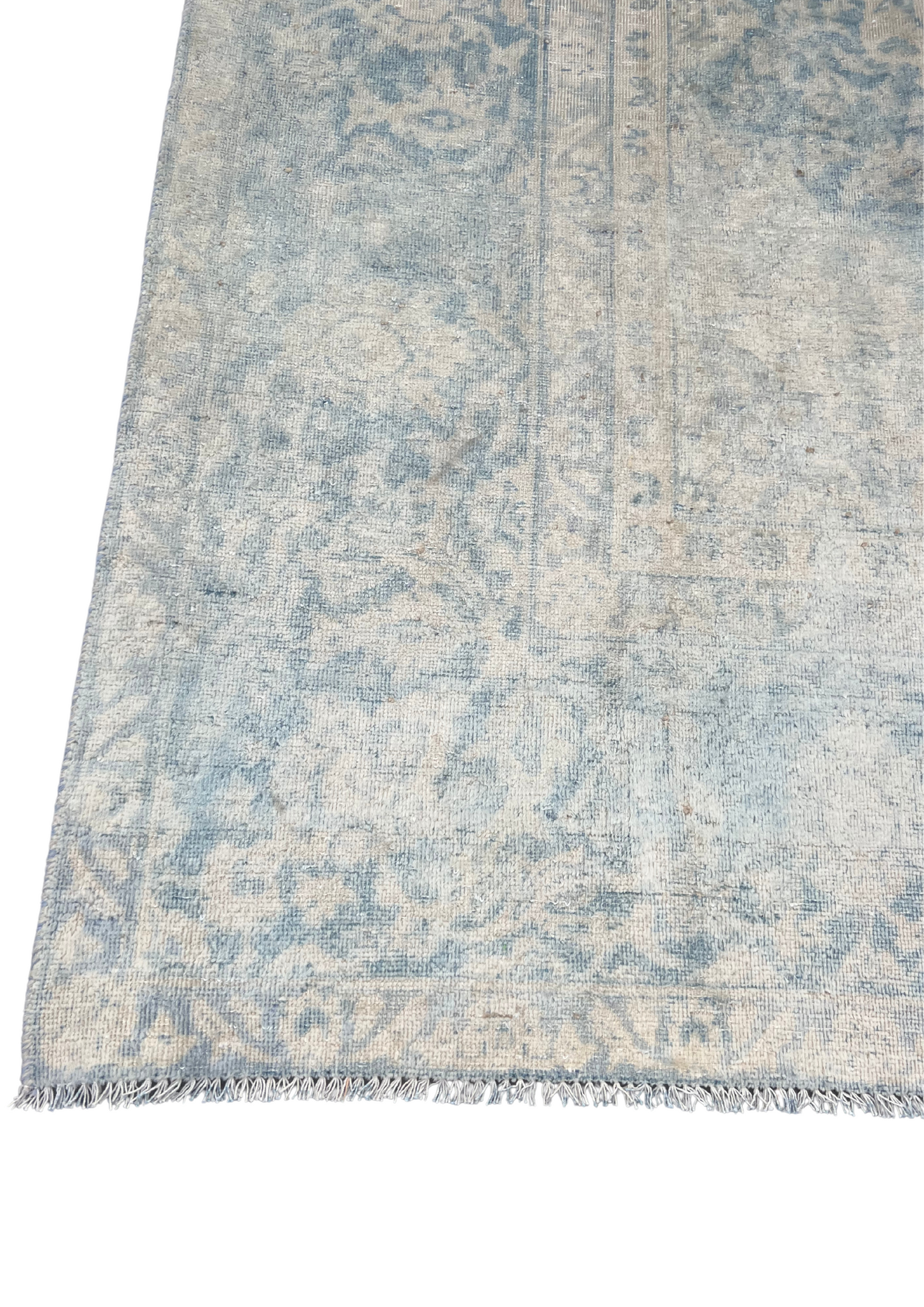 Rug No: 0601 / Size 3.83m x 2.76m