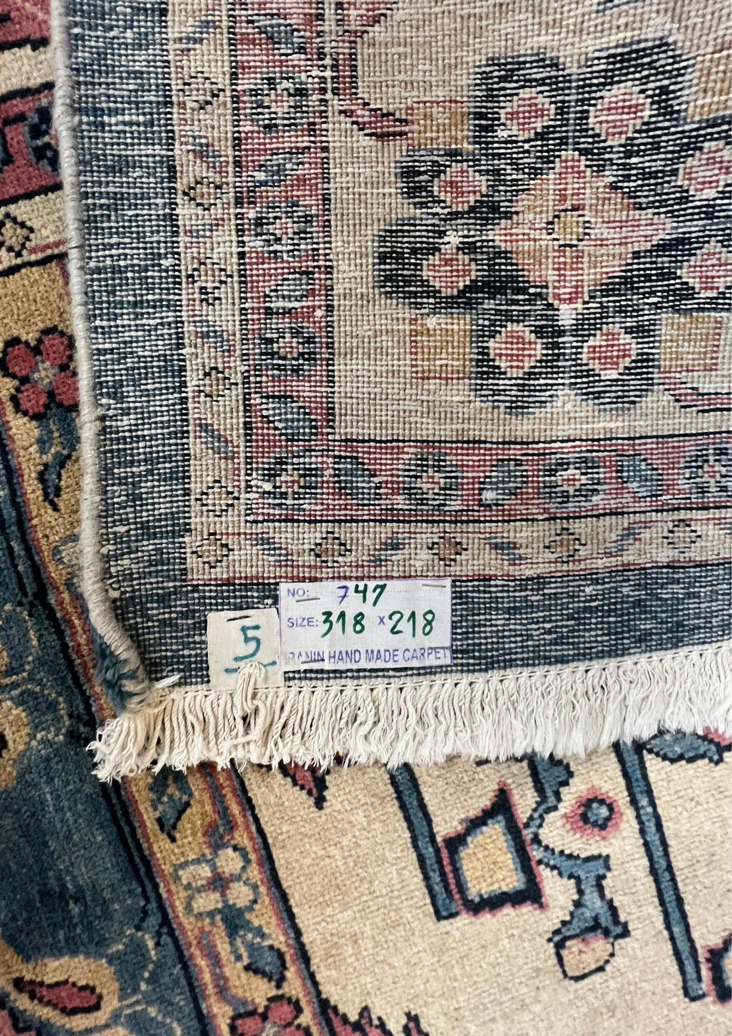 Rug: 0747 / Size 3.18m x 2.18m