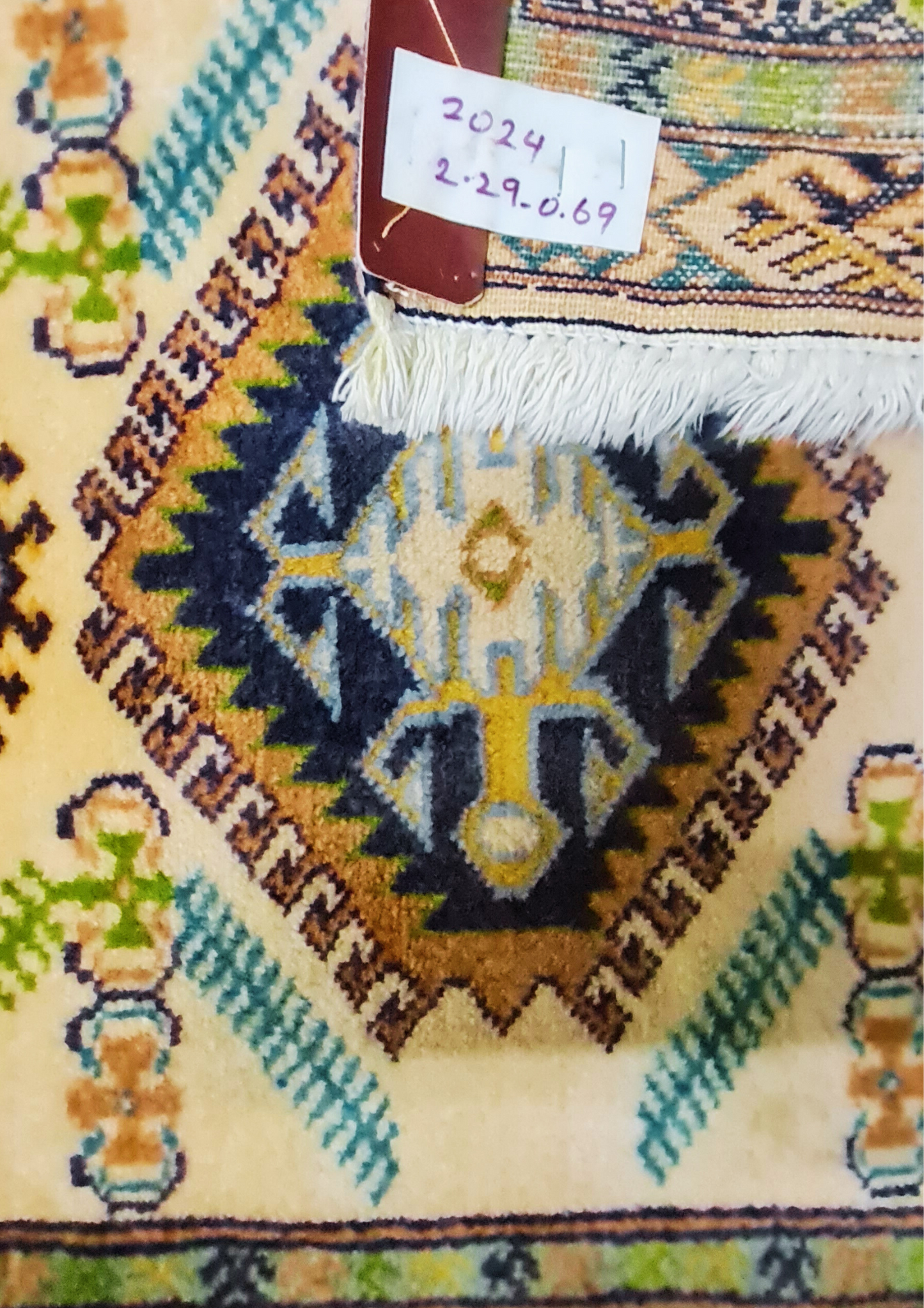 Rug No: 2024 / Size 2.29m x 0.69m