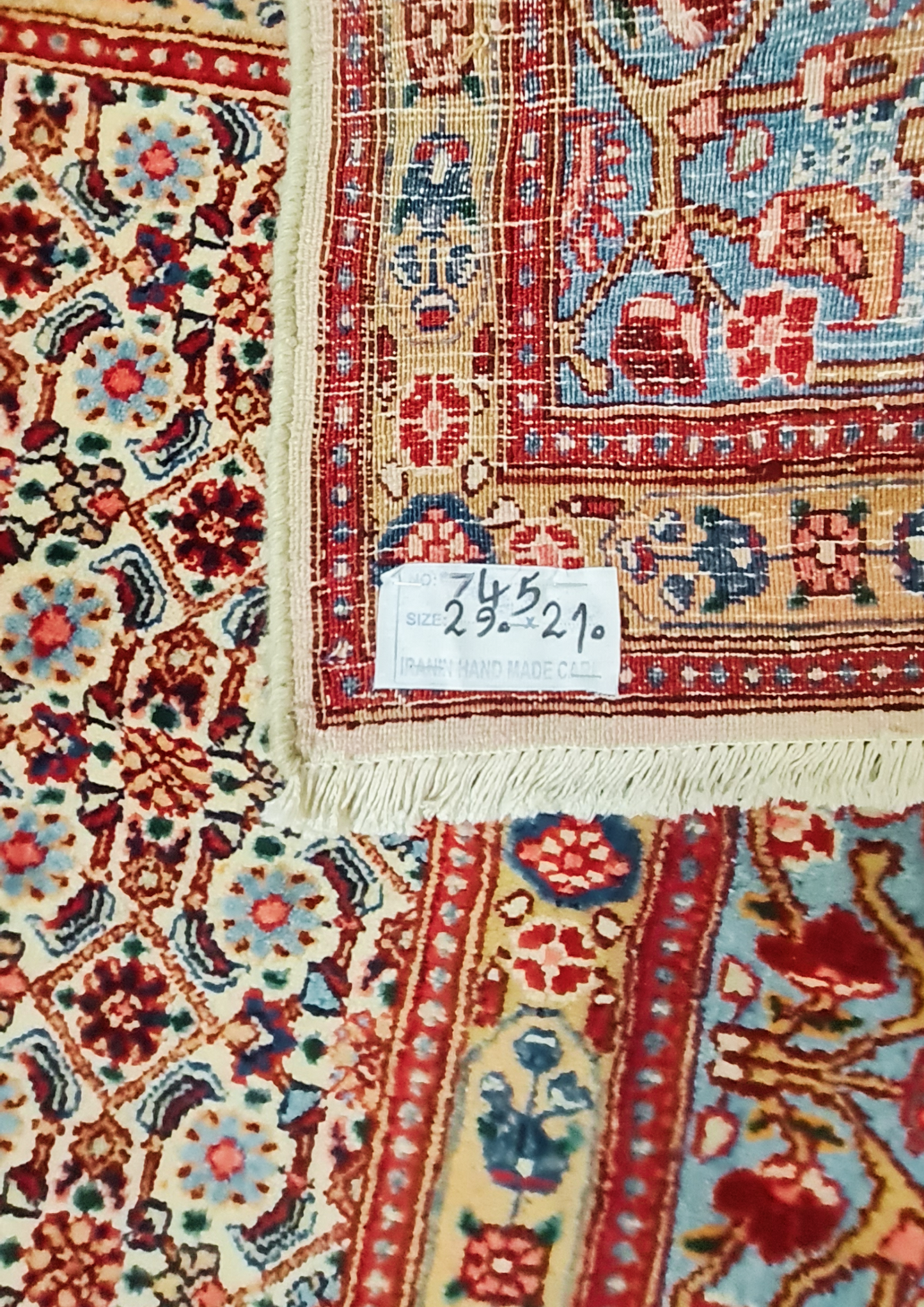 Rug No: 0745 / Size 2.90m x 2.10m