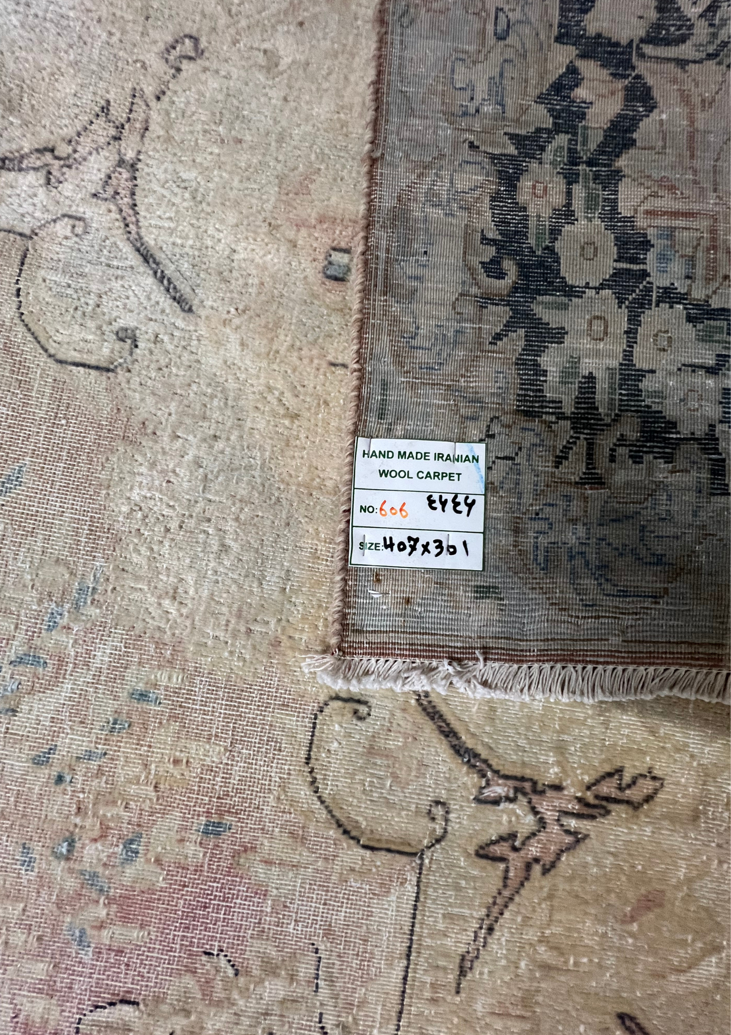 Rug No: 0606 / Size 4.07m x 3.01m