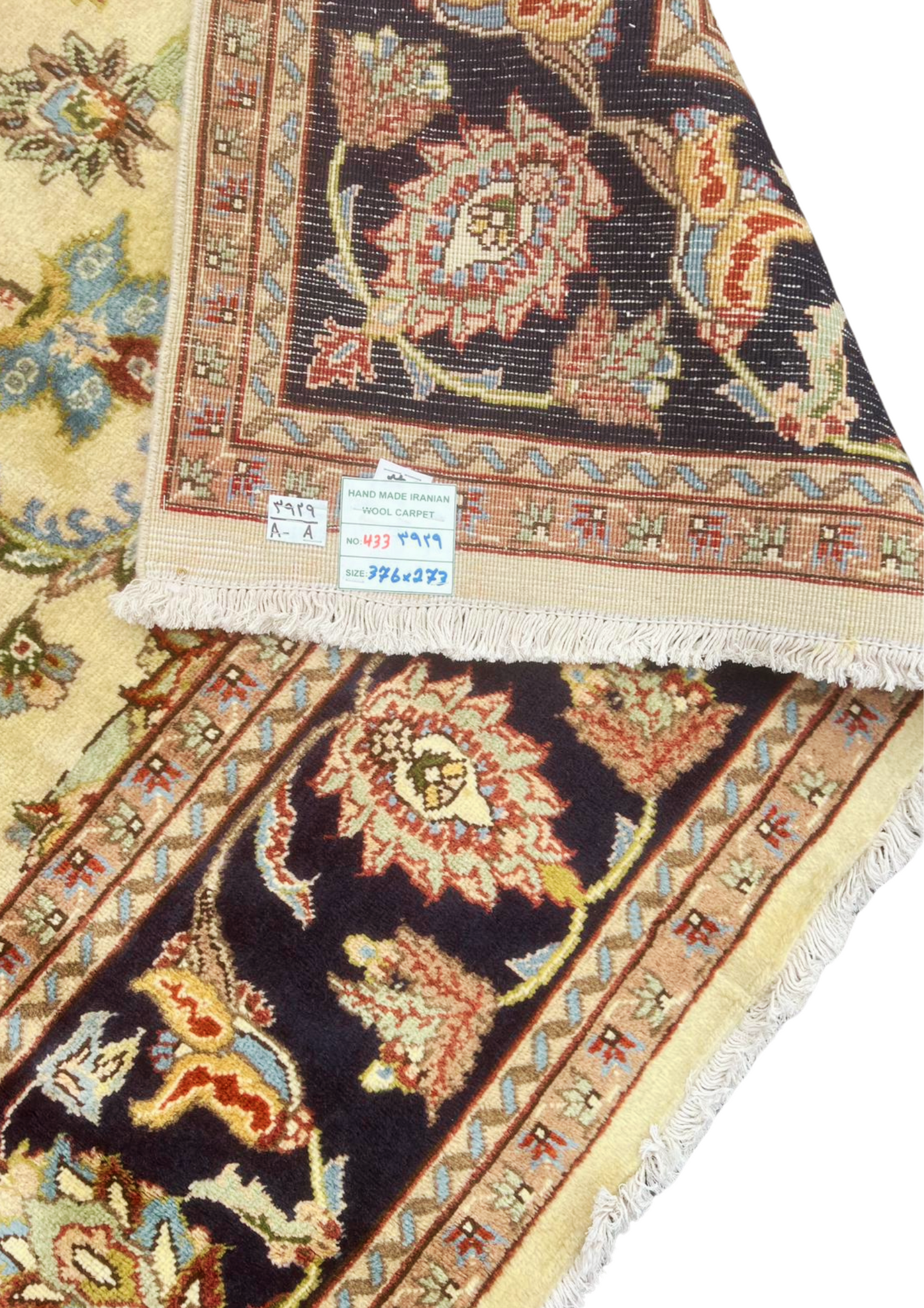 Rug No: 0433 / Size 3.79m x 2.72m