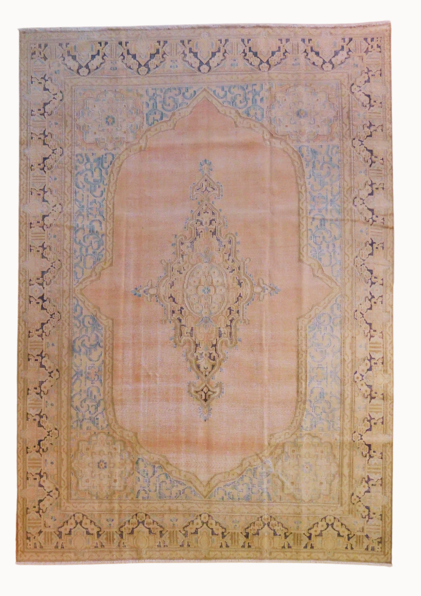 Rug No: 0605 / Size 3.66m x 2.57m