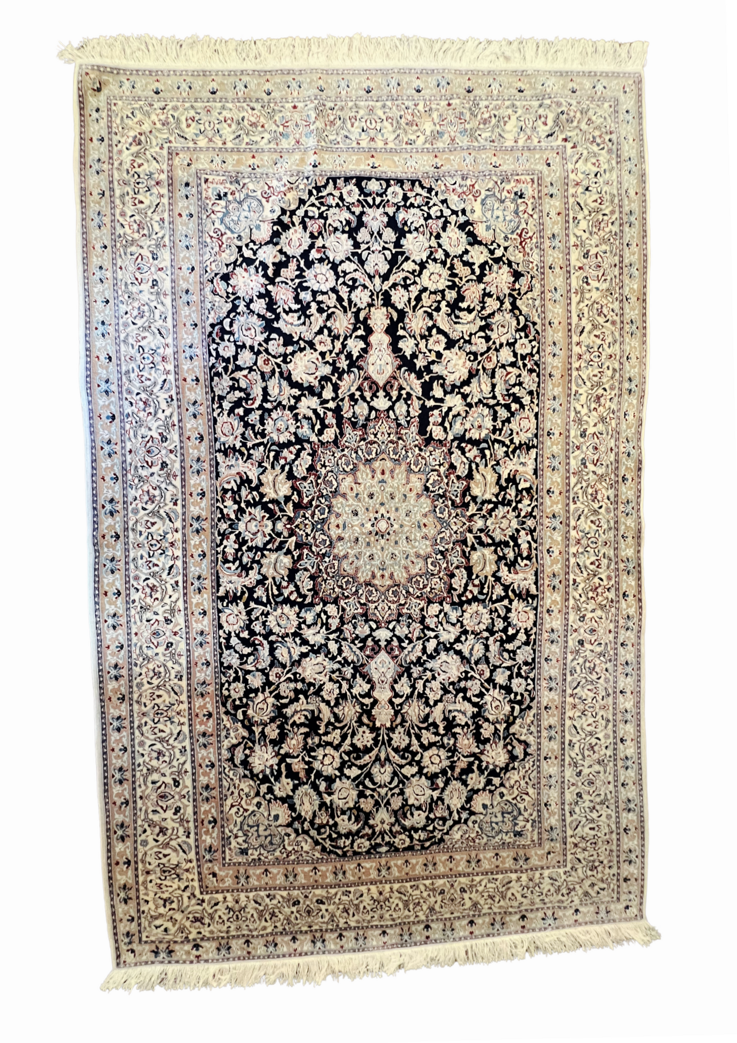 Rug No: 0018 / Size 2.74m x 2.13m