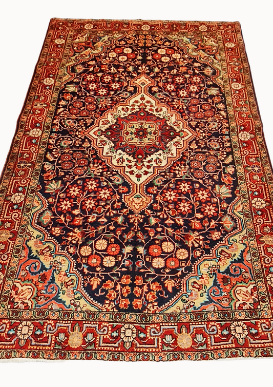 Rug No: 0200 / Size 2.14m x.1.33m