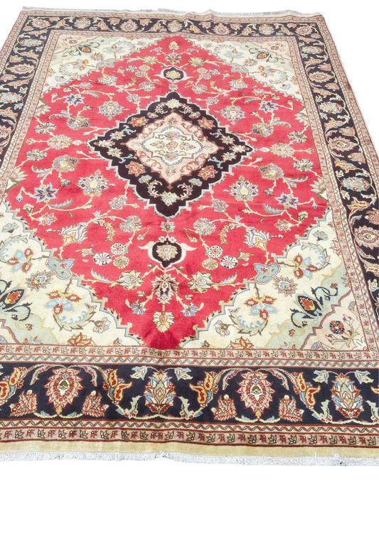 Rug No: 0433 / Size 3.79m x 2.72m