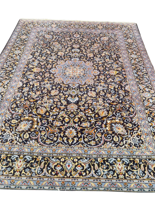 Rug No: 0449 / Size 3.83m x 2.82m