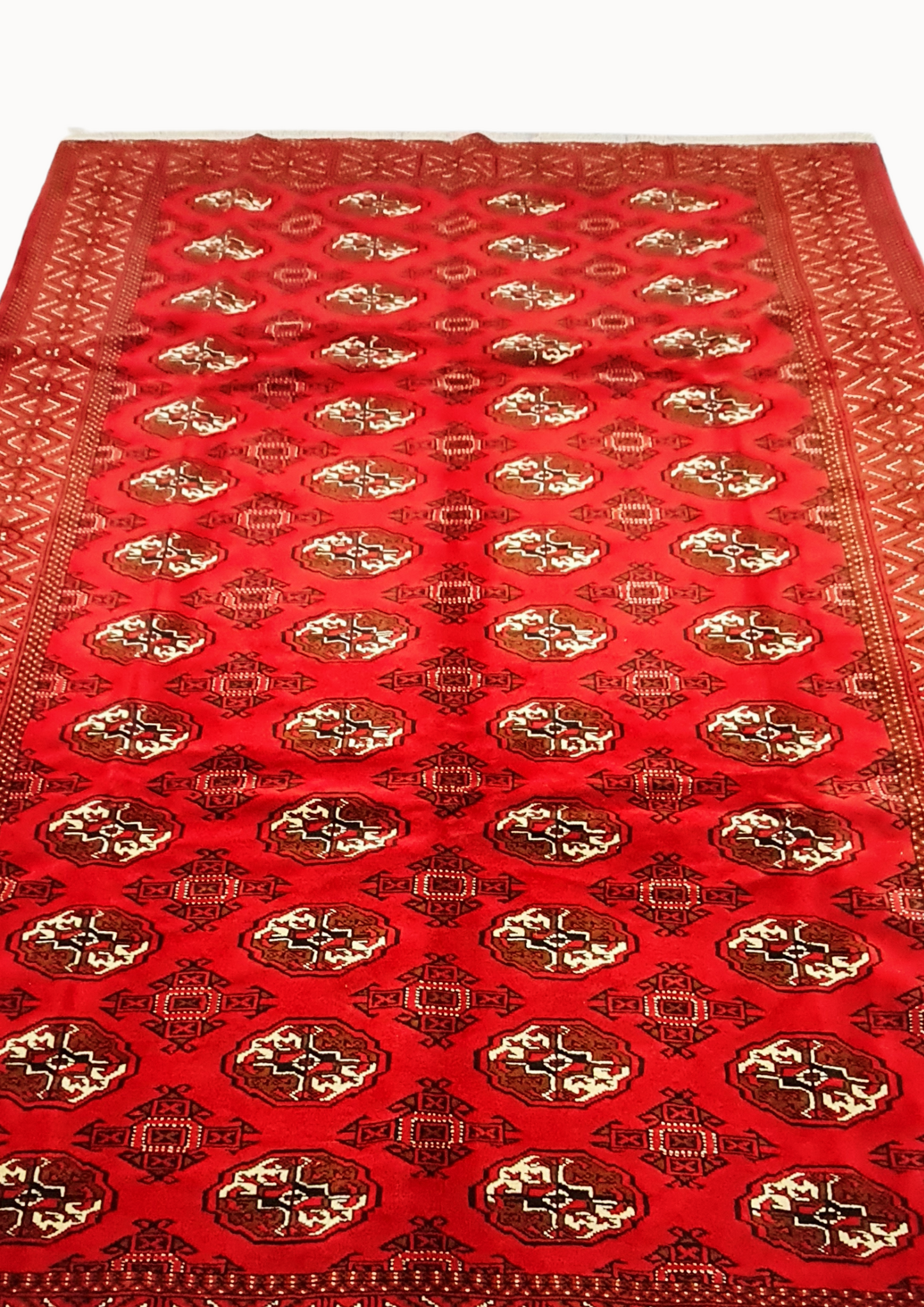 Rug No: 0001 / Size 2.88m x 2.05m