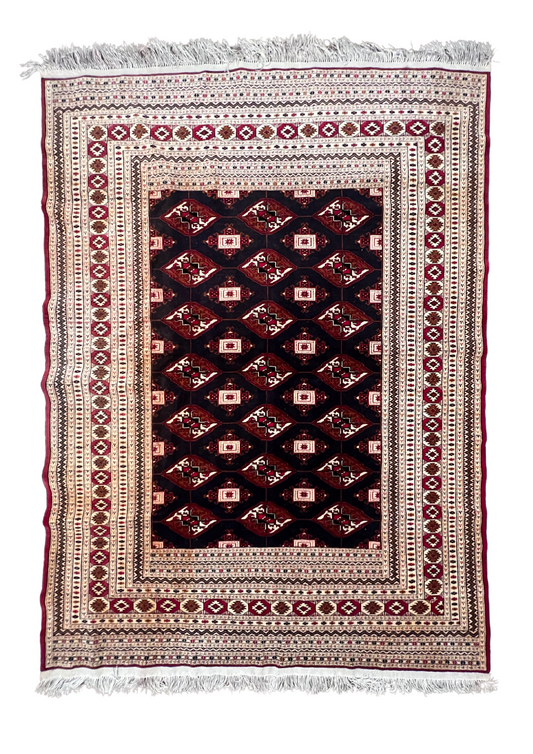 Rug No: 1523 / Size 1.95m X 1.46m