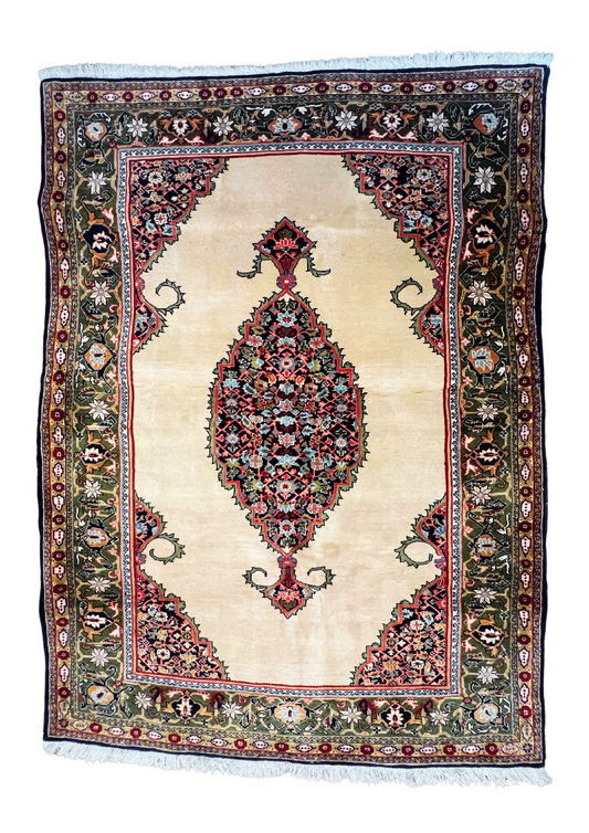 Rug No: 2066 / Size 1.49m x 1.09m