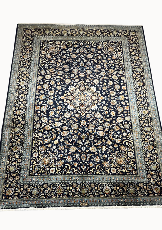 Rug No: 0471 / Size 3.80m x 2.80m