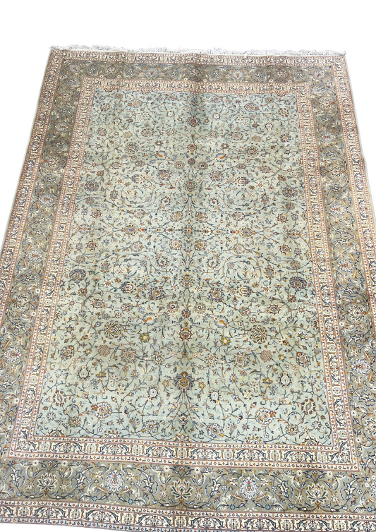 Rug No: 0322 / Size 3.90m x 2.93m