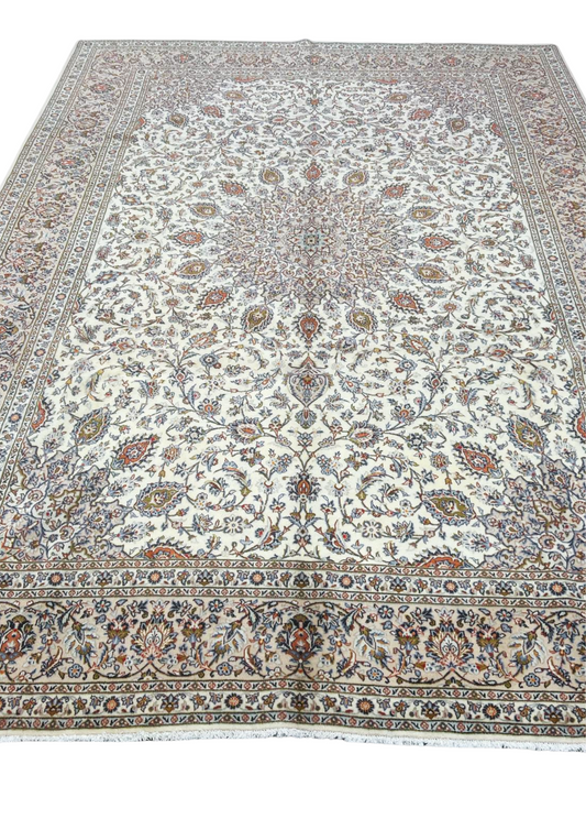 Rug No: 0040 / Size 4.08m x 3.06m