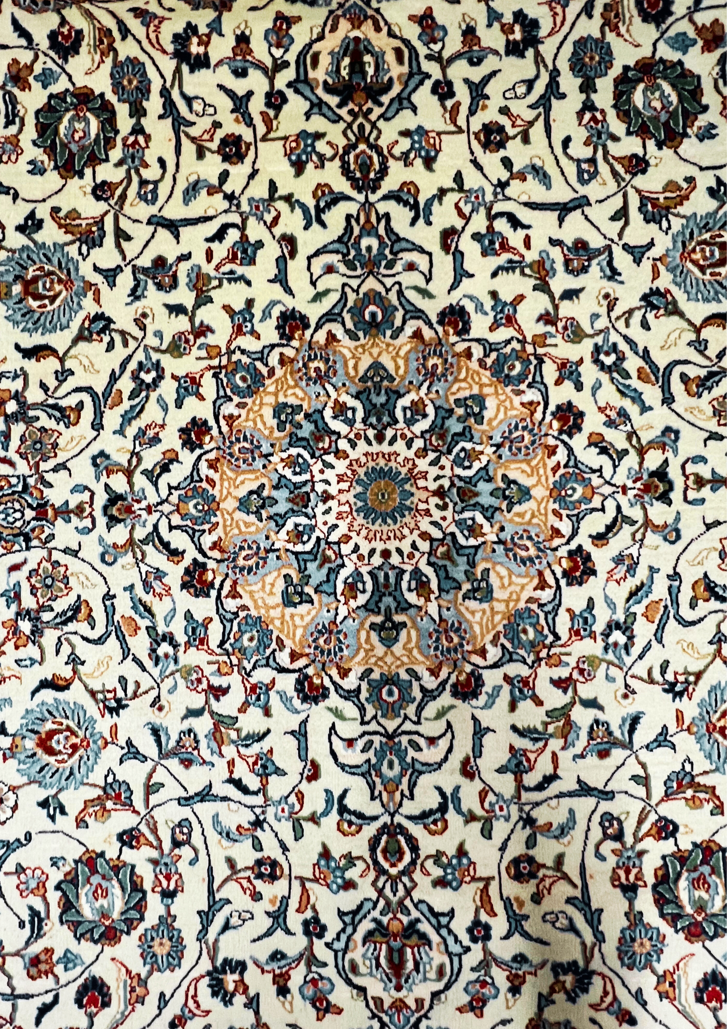 Rug No: 7008 / Size 3.10m x 2.07m