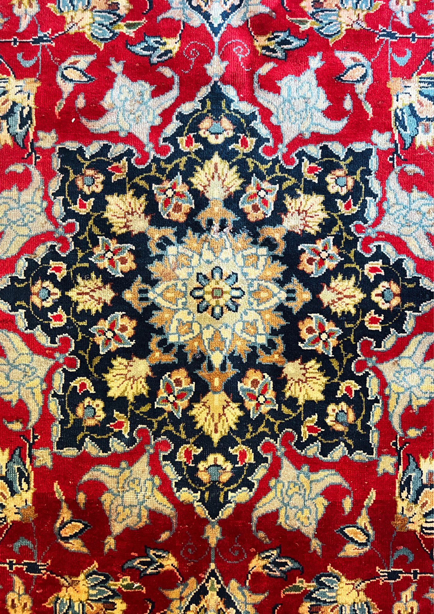 Rug No: 0236 / Size 3.10m x 2.05m