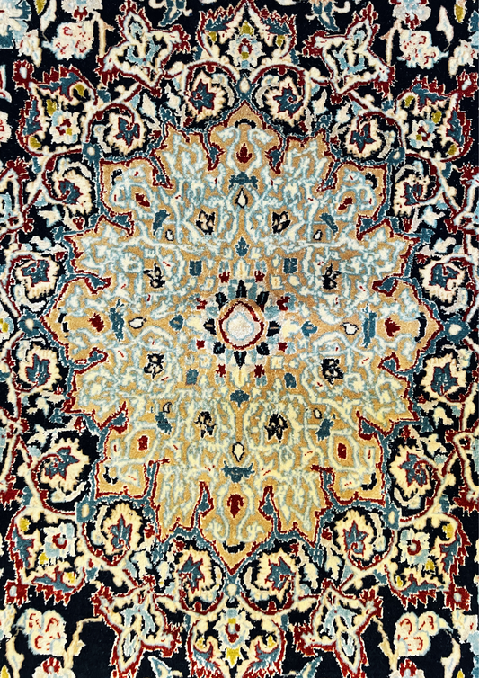 Rug No: 0018 / Size 2.74m x 2.13m