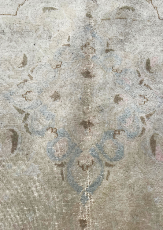 Rug No: 0607 / Size 3.84m x 2.91m