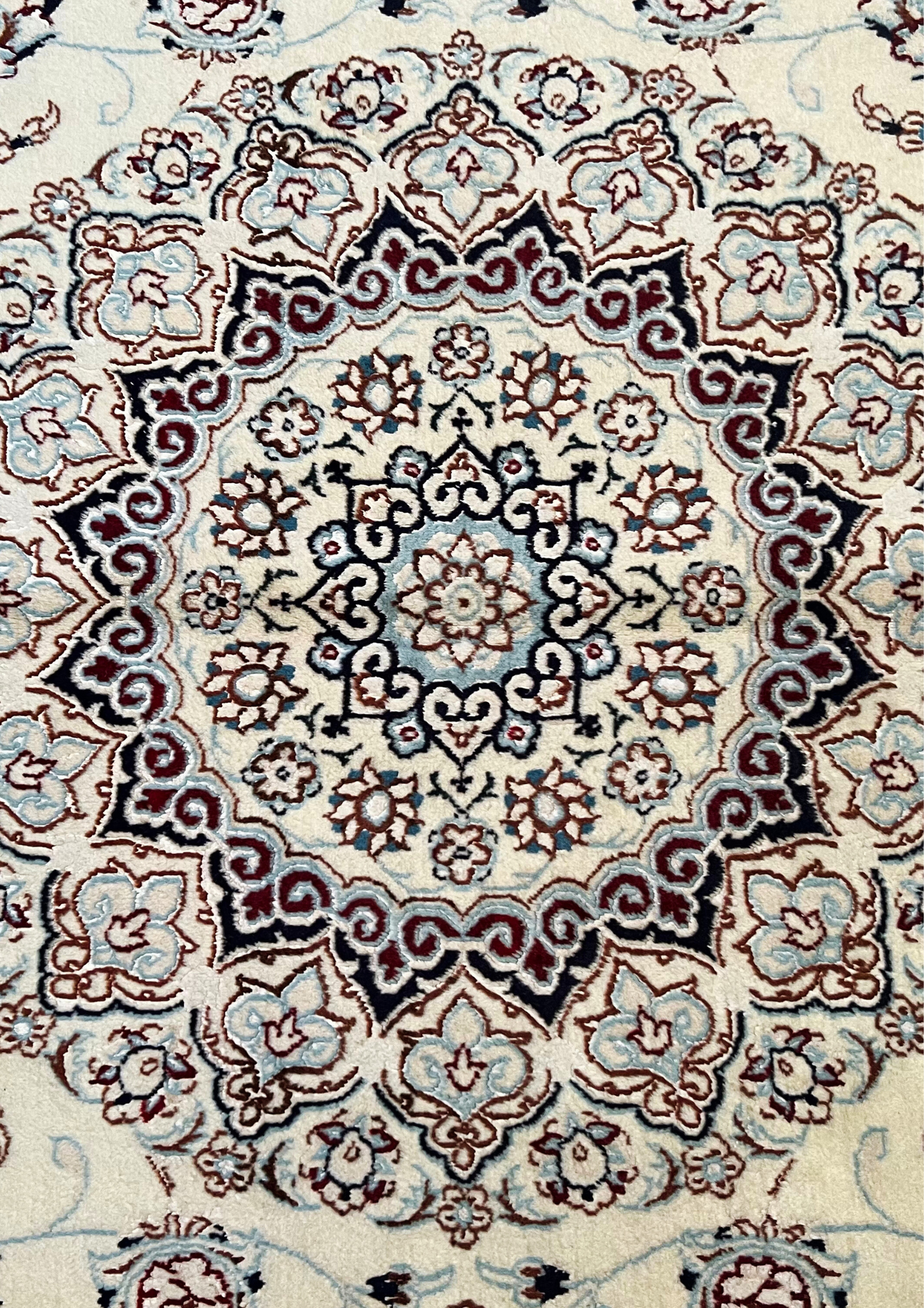 Rug No: 0480 / Size 3.27m x 2.03m