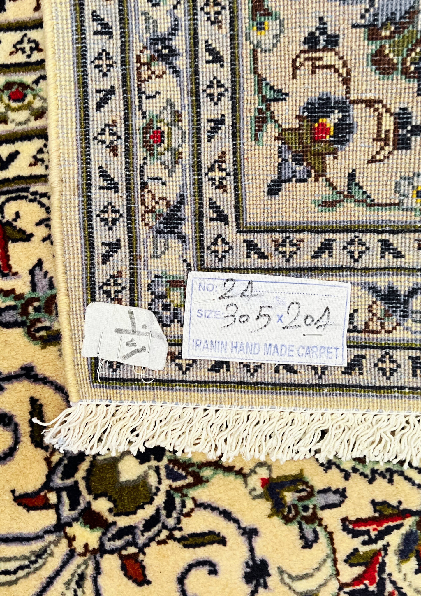 Rug No: 0024 / Size 3.05m x 2.01m