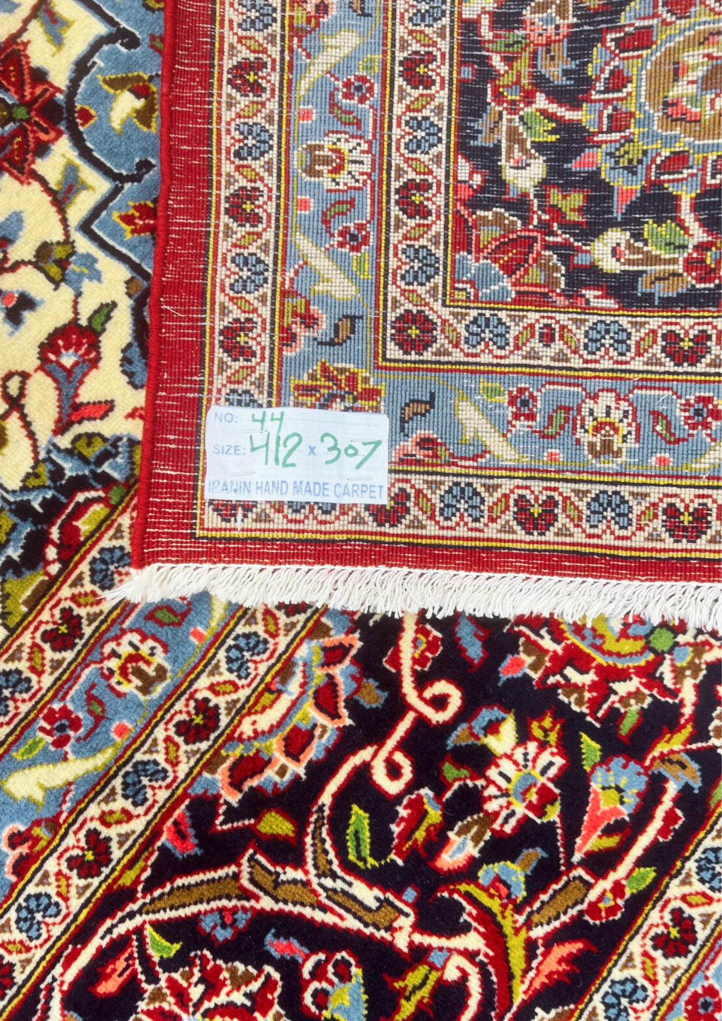 Rug No: 0044 / Size 4.12m x 3.07m